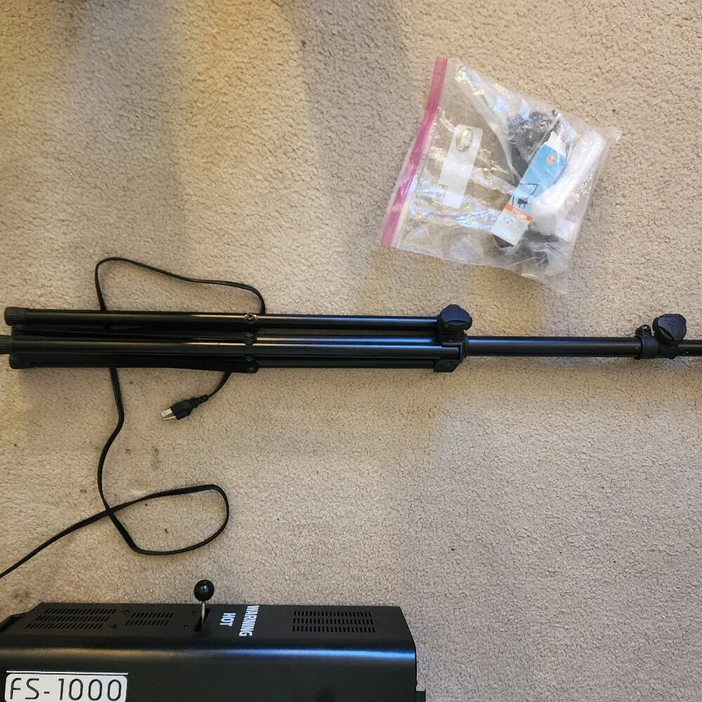 American DJ FS-1000 With Stand